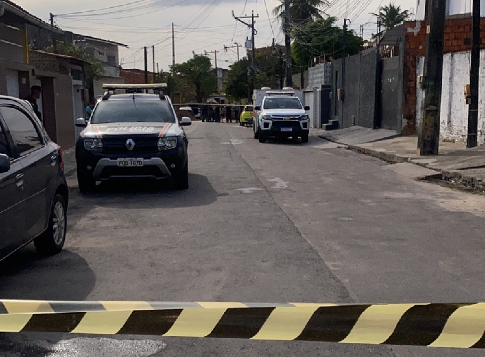 Imagem do local do crime registrado na tarde desta terça-feira, 3, na rua Ana Gonçalves (Foto: Enviado por leitor via Whatsapp O POVO)