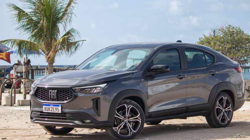 Levamos o novo SUV Cupê compacto da Fiat para a Praia de Iracema, em Fortaleza