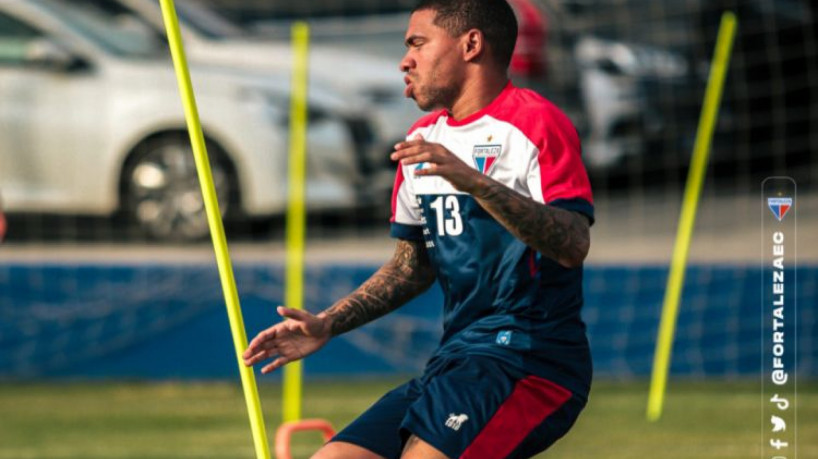 Lucas Esteves é o novo lateral-esquerdo do Fortaleza