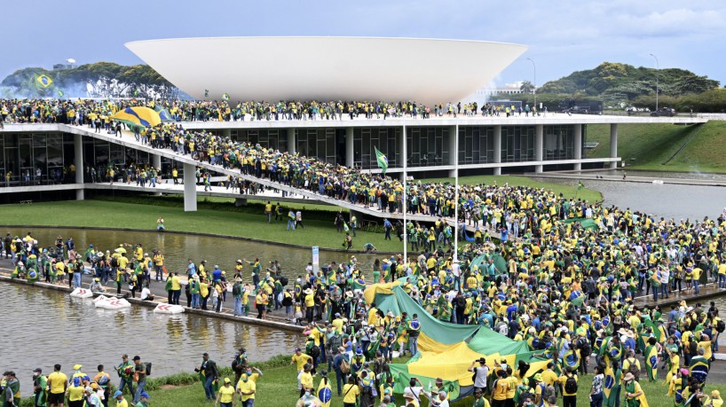 ￼Congresso Nacional tomado em 8 de janeiro de 2023