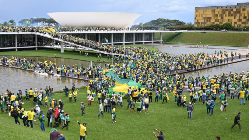 Manifestantes golpistas bolsonaristas invadiram e depredaram a sede dos poderes, em Brasília, em. 8/1/2023