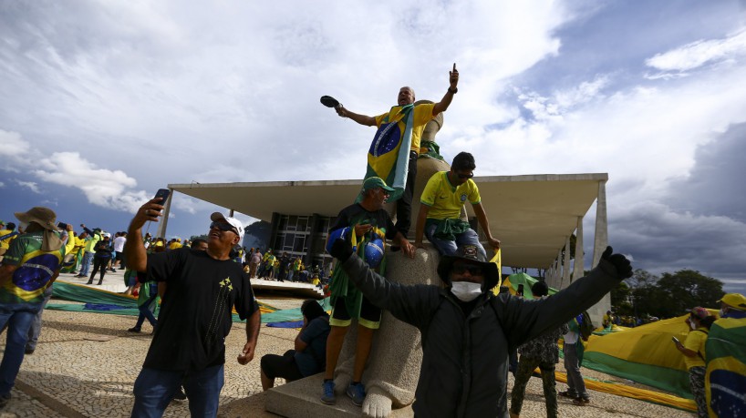 Golpistas invadem Congresso, STF e Palácio do Planalto em, 8 de janeiro