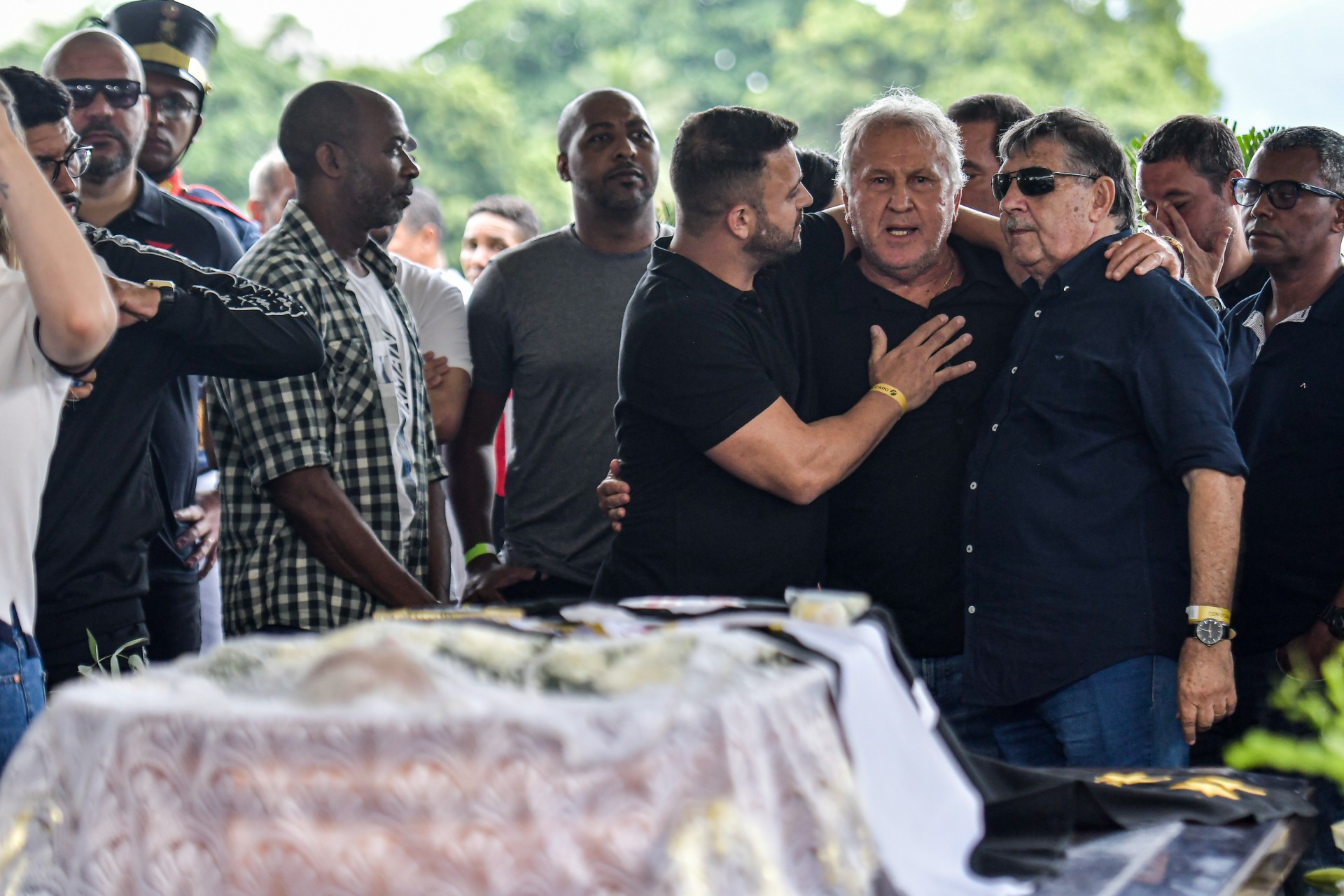 Zico durante o velório do ex-jogador de futebol Roberto Dinamite (Foto: Thiago Ribeiro/AG ESTADO)