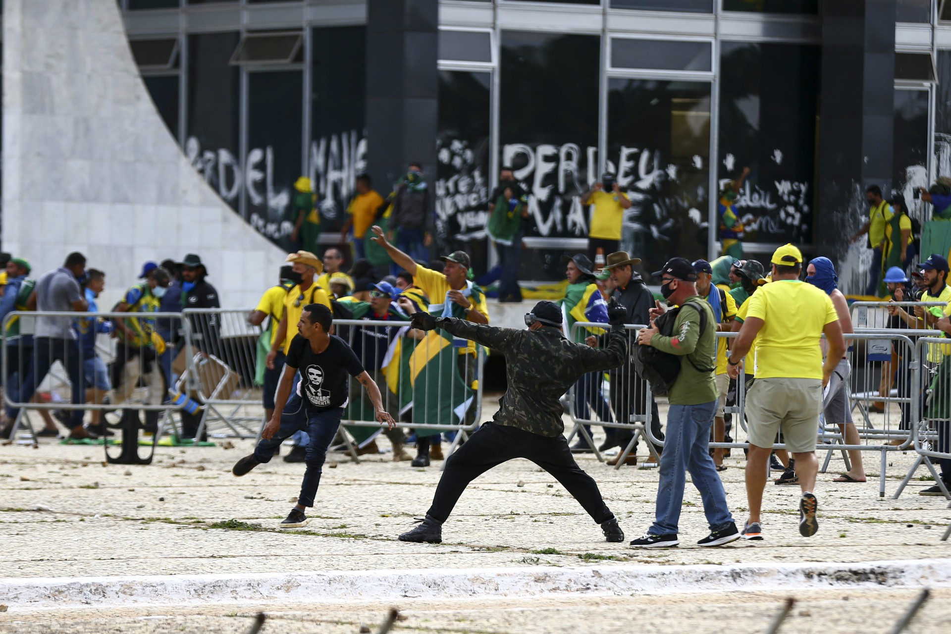 Manifestantes invadem Congresso, STF e Palácio do Planalto. (Foto: Marcelo Camargo/Agência Brasil)