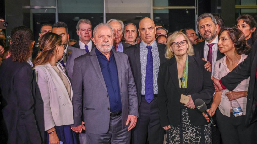 Governador Elmano de Freitas participou de reunião com o presidente Lula, representantes do estados e autoridades do Legislativo e Judiciário.