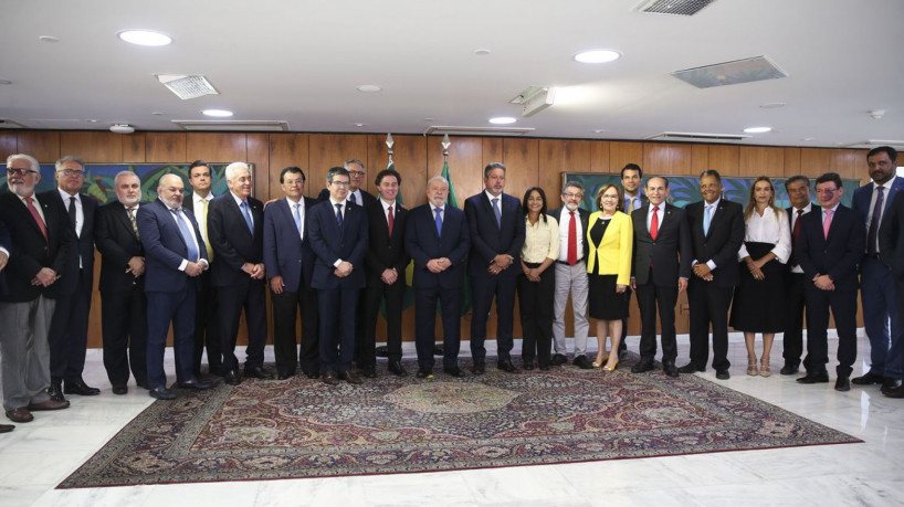 Os presidentes do Senado Federal em exercício, Veneziano Vital do Rêgo,da República,  Luiz Inácio Lula da Silva e da Câmara dos Deputados, Arthur Lira, se reúnem para apresentação do decreto legislativo (PDL 1/2023) – votado pela Câmara e o Senado – que aprovou a intervenção federal na área de segurança pública do DF até 31 de janeiro ano