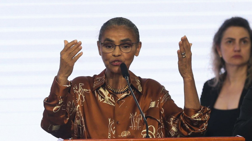 A ministra do Meio Ambiente, Marina Silva, assume o cargo, durante cerimônia de transmissão, no Salão Nobre no Palácio do Planalto