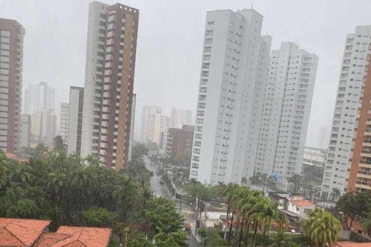 Mínima registrada em Fortaleza neste sábado, 14, é de  25°C