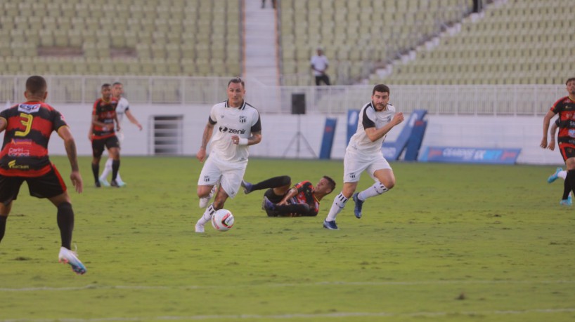 Ceará goleou o Guarani de Juazeiro por 5 a 0 na estreia no Campeonato Cearense