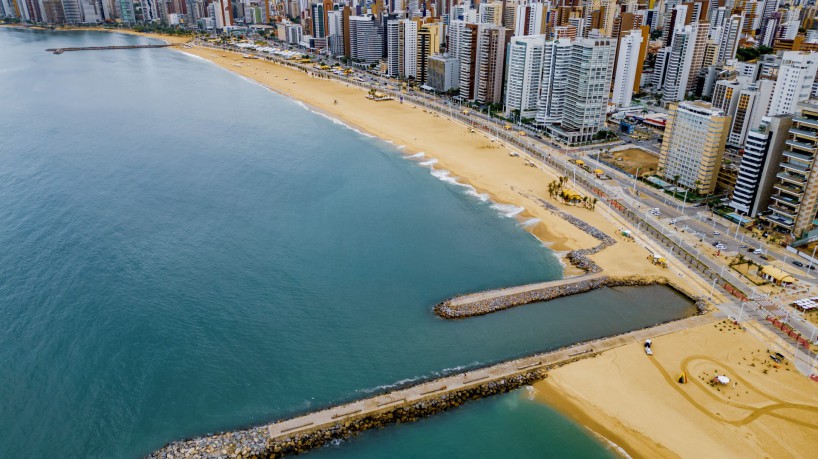 Foto de apoio ilustrativo (espigão da Rui Barbosa, na Avenida Beira Mar). Homem fpi preso suspeito de importunar sexualmente dois adolescentes