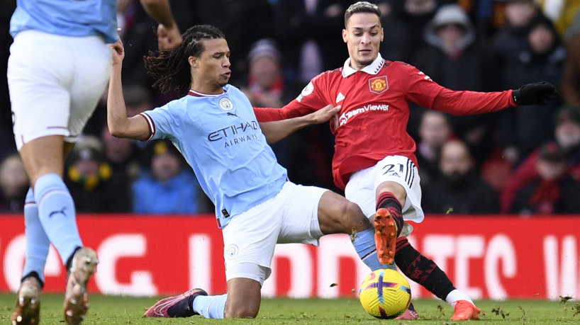 Antony em ação pelo Manchester United