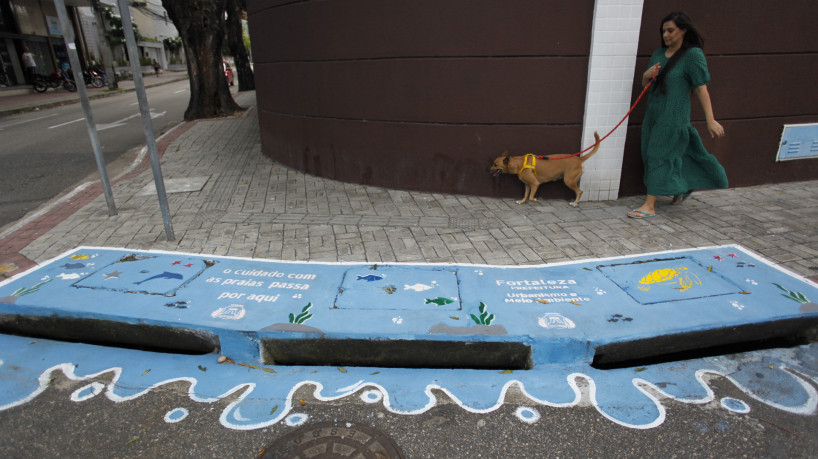 Pinturas em galerias pluviais de Fortaleza. Na foto, intervenção no cruzamento da rua Costa Barros com avenida Monsenhor Bruno