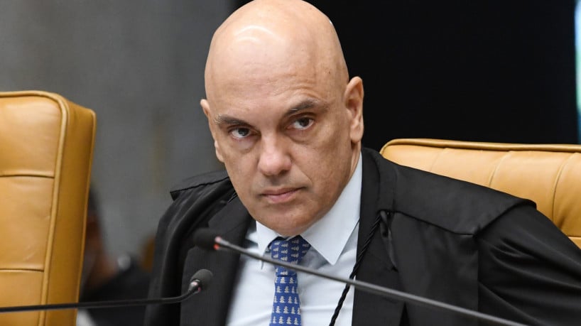 Ministro Alexandre de Moraes durante sessão plenária do STF