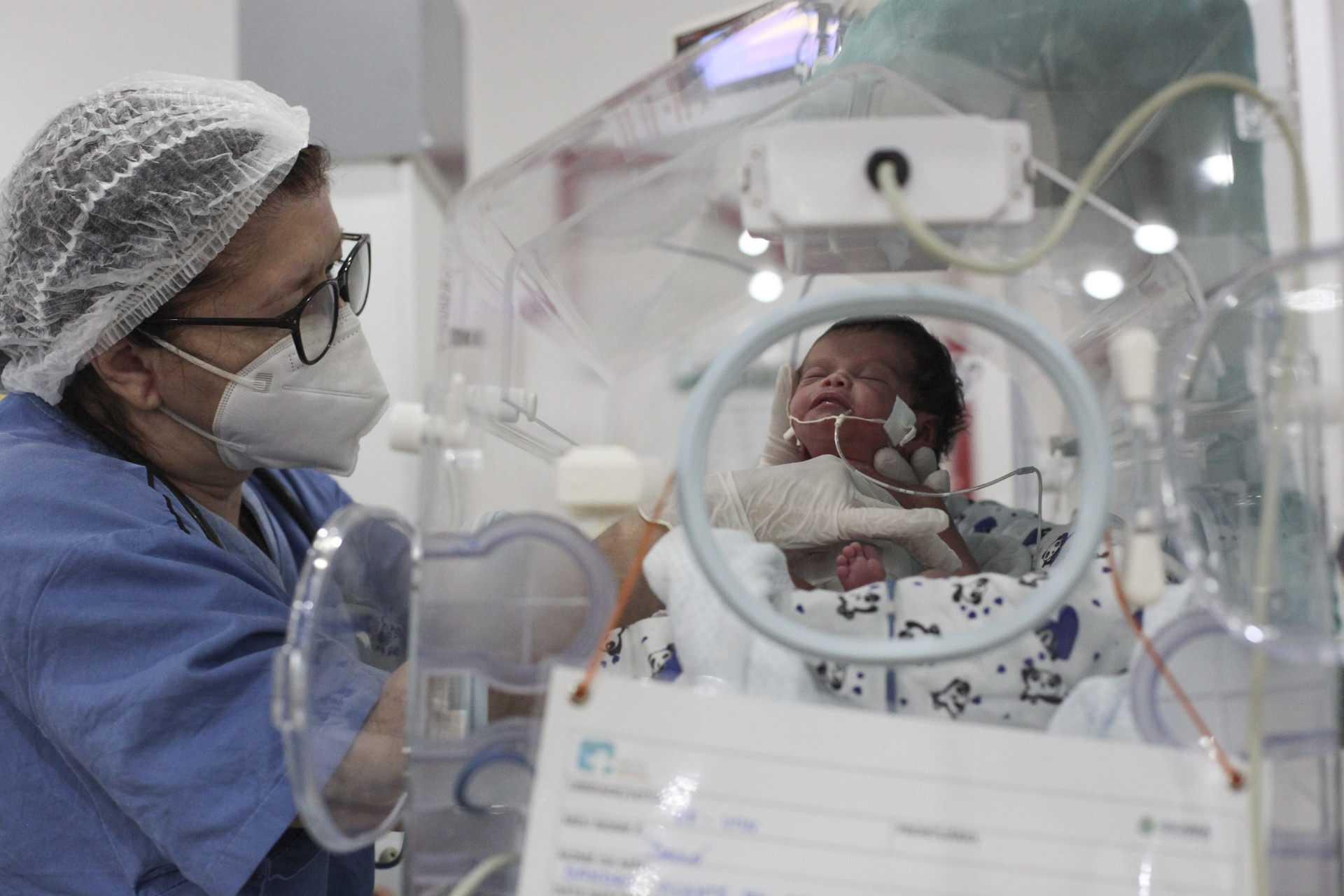 ￼ UTI NEONATAL do HGF precisa de 70 litros de leite humano por mês (Foto: FÁBIO LIMA)