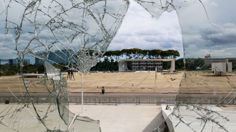 Janelas danificadas no Palácio do Planalto após atos terroristas no ultimo domingo