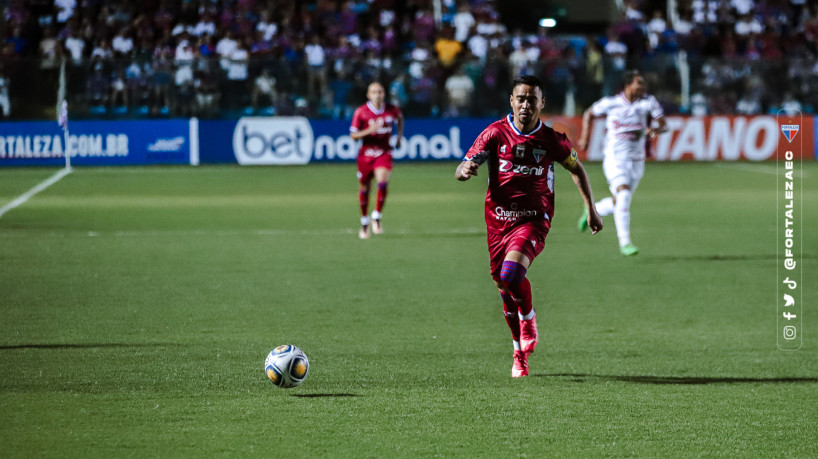 Yago Pikachu em atividade pelo Fortaleza contra o Sergipe, na Copa do Nordeste
