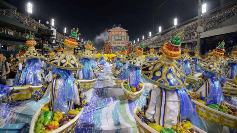 Foram recolhidos 66,4 toneladas de lixo após primeira noite de desfiles do Grupo Especial no Sambódromo de Sapucaí