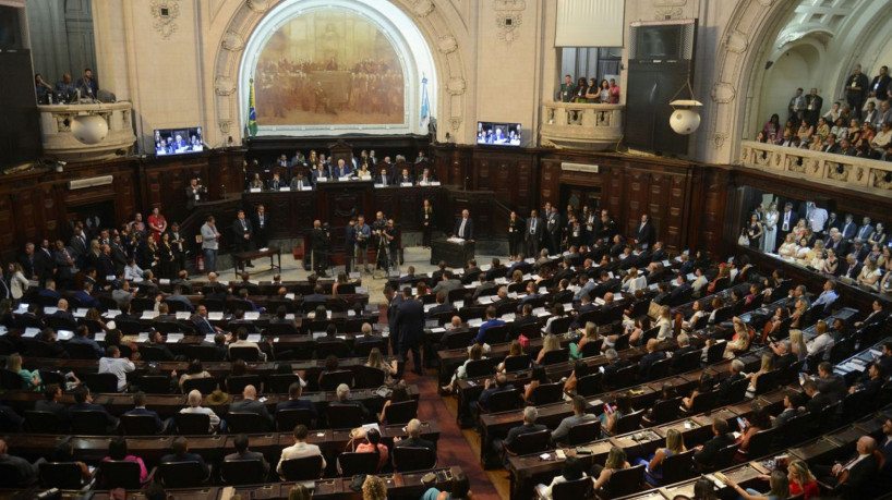 Rio: deputados estaduais eleitos tomam posse na Alerj