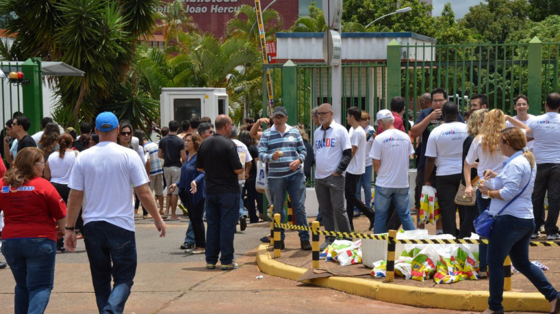 Estudantes de instituições de educação superior participam do Exame Nacional de Desempenho de Estudantes (Enade) de 2014