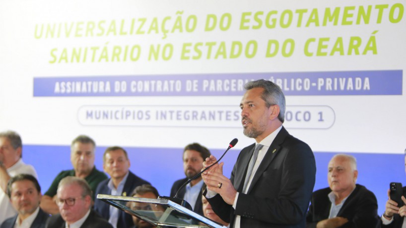 Contrato assinado entre o governo do Estado e a iniciativa privada prevê 90% de cobertura de esgoto em 17 municípios cearenses até 2033 
