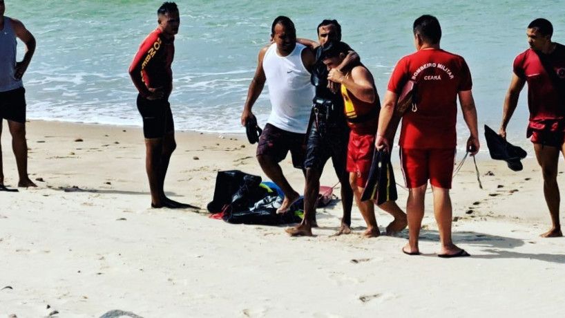 O kitesurfista foi resgatado a 400 metros da faixa de praia, em Caucaia. Ele havia partido da Barra do Ceará