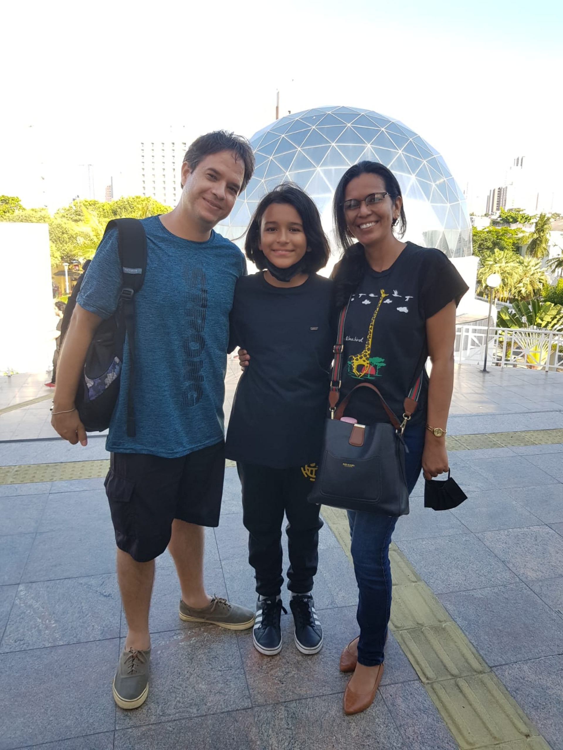 Famílias participam de aula sobre o Sol do Curso de Astronomia Popular do Planetário Rubens de Azevedo do Centro Dragão do Mar de Arte de Cultura 