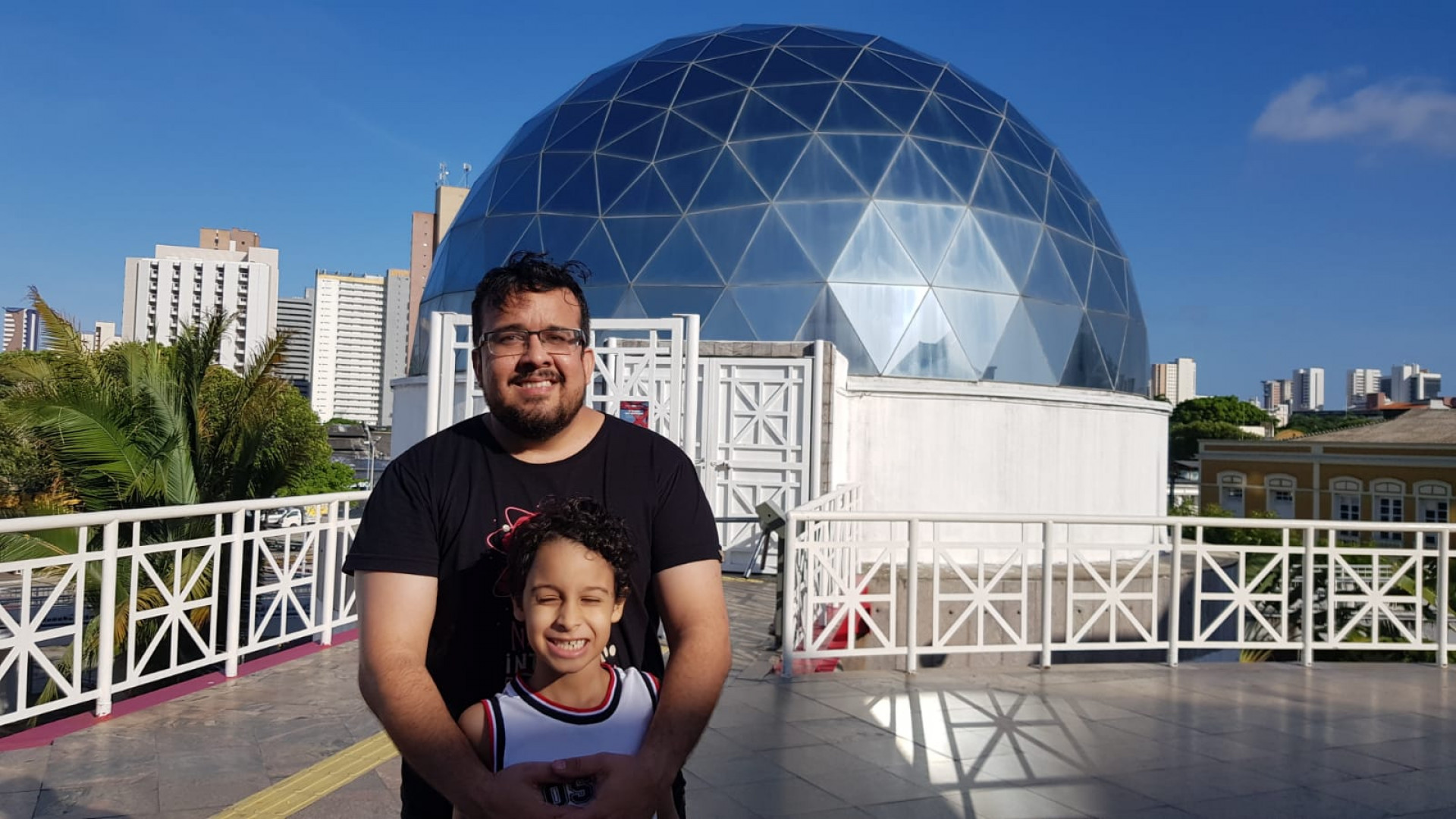 Famílias participam de aula sobre o Sol do Curso de Astronomia Popular do Planetário Rubens de Azevedo do Centro Dragão do Mar de Arte de Cultura 