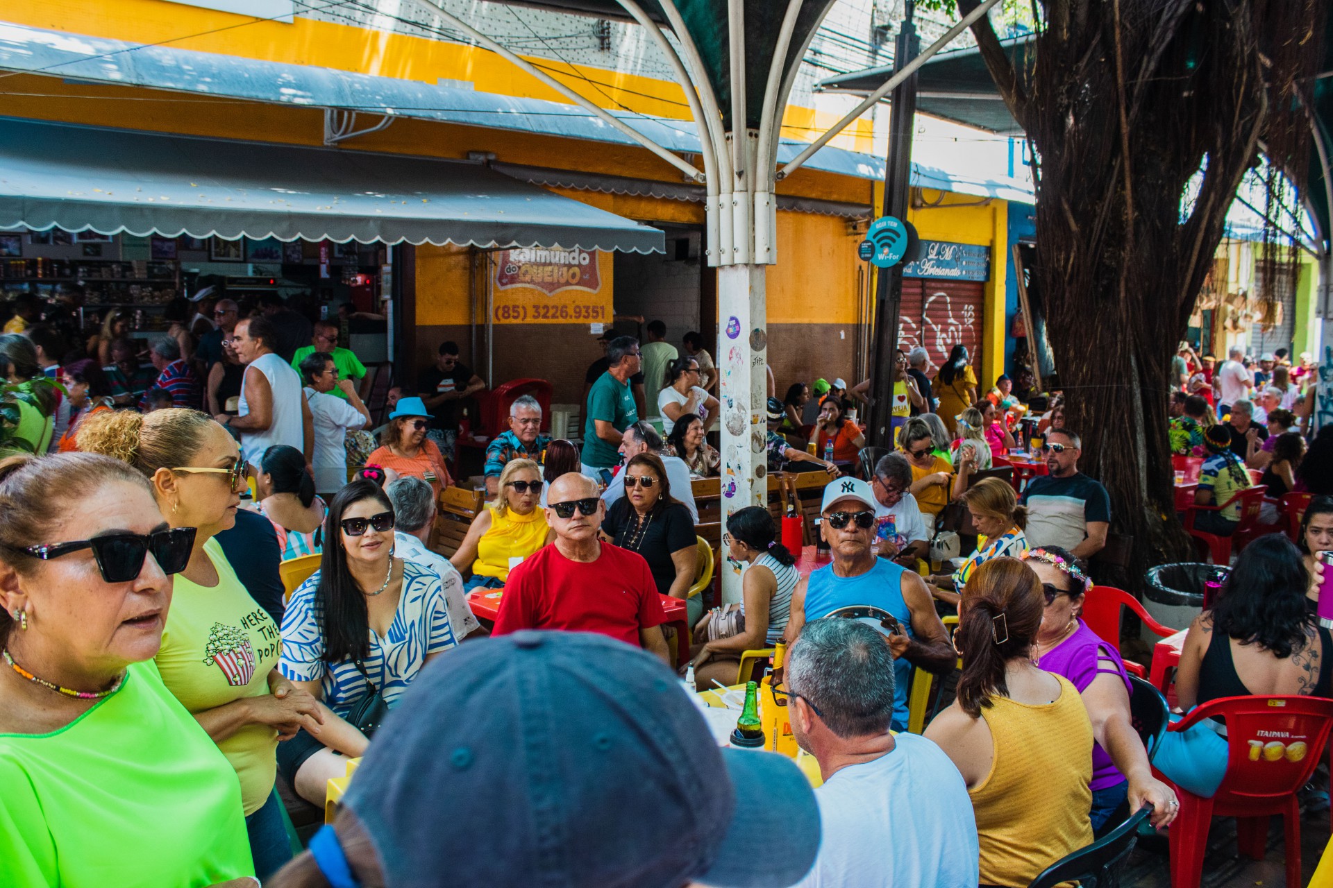 Polo dos Queijos teve grande movimentação durante domingo de Pré-Carnaval em Fortaleza (Foto: Fernanda Barros/ O Povo).