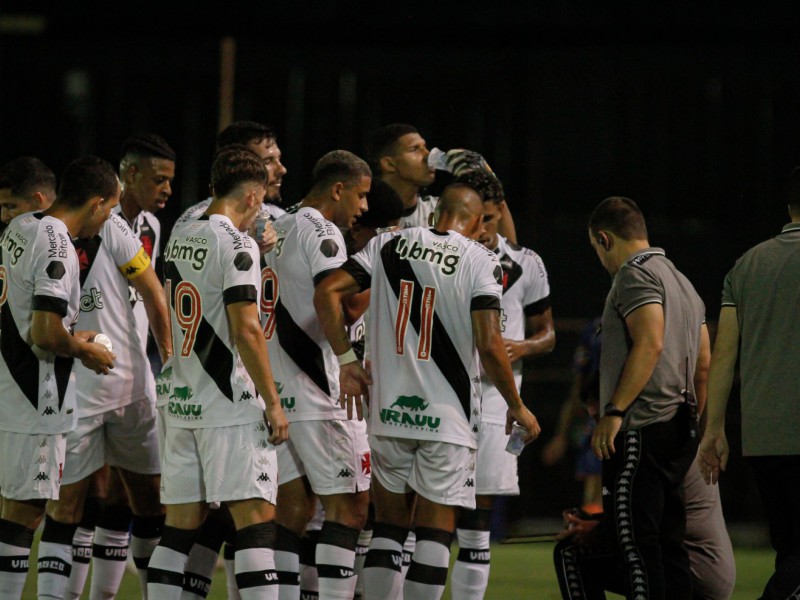 Vitória x Vasco ao vivo: onde assistir, escalação provável e horário