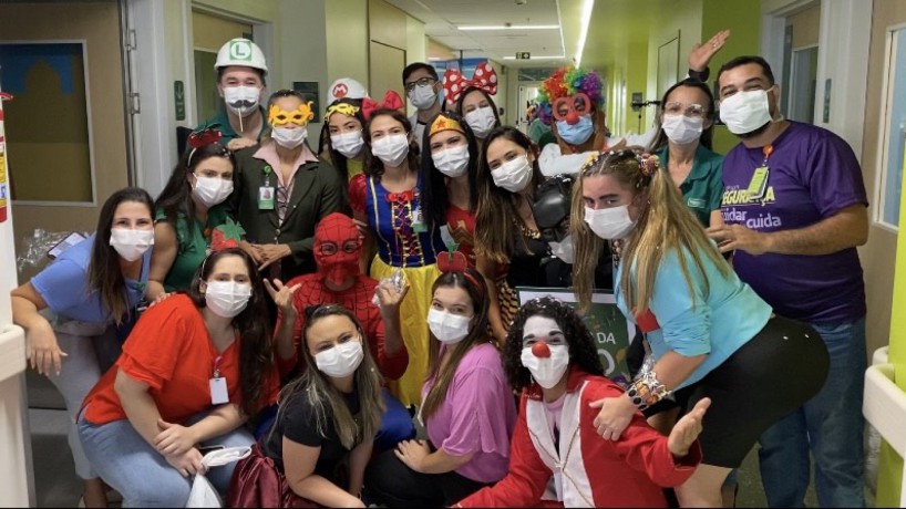 Pacientes entraram no clima da folia carnavalesca dentro do hospital 