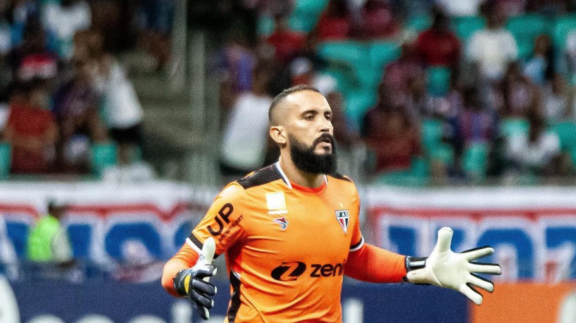 Goleiro Douglas Dias no jogo Bahia x Ferroviário, na Fonte Nova, pela Copa do Nordeste 2023