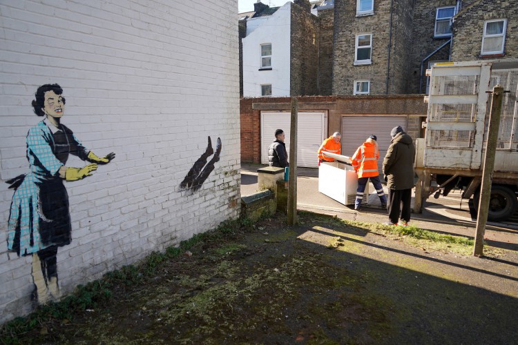 O mural foi pintado na parede lateral de uma casa em Margate, sudeste da Inglaterra