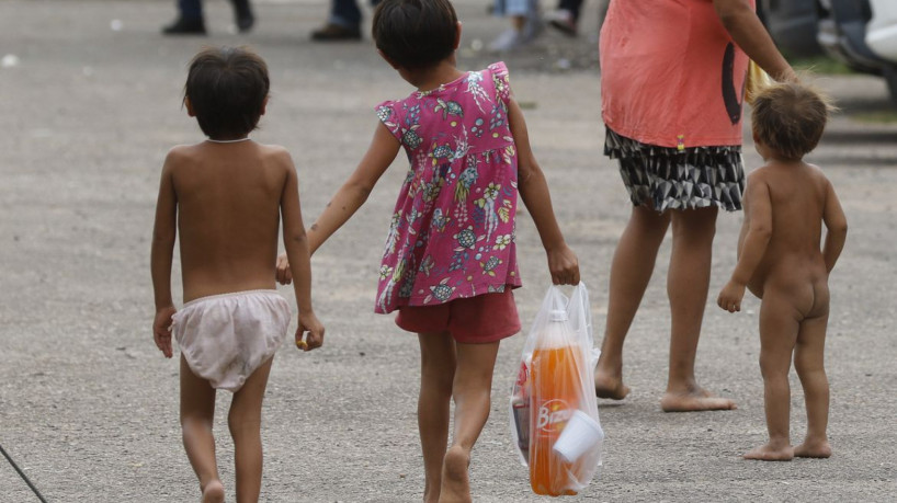 Indígenas yanomami com alta hospitalar voltam para o território