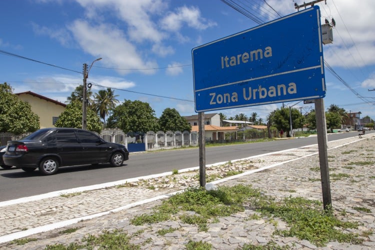 Divisa entre áreas urbana e rural no município de Itarema.