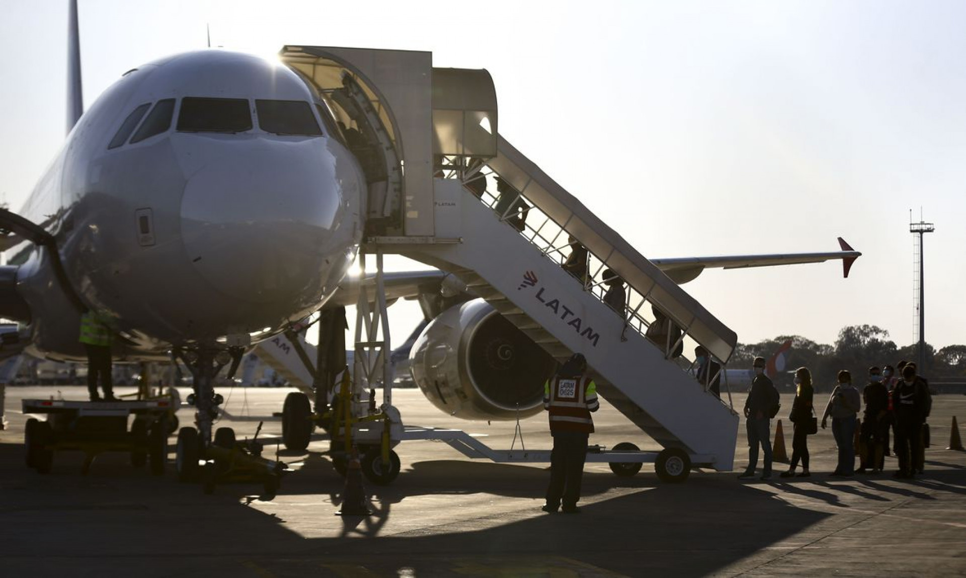 Movimentação de aviões comerciais no aeroporto de Brasília. (Foto: Marcelo Camargo/Agência Brasil)