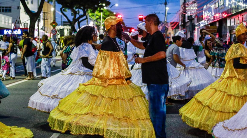 Apresentação de Maracatu no Carnaval da Domingos Olímpio neste sábado, 18