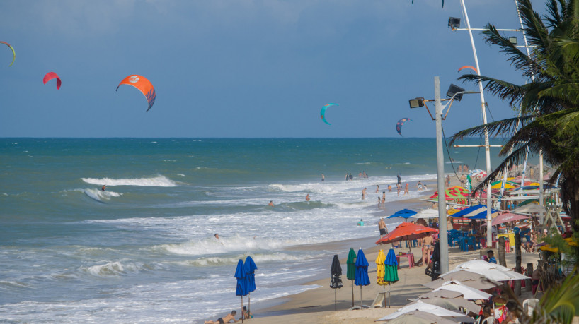 Praia do Cumbuco, em Caucaia, é candidata a renovação da Bandeira Azul