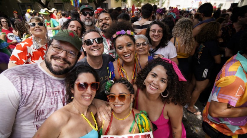 Cortejo Solto na Buraqueira no bairro Benfica conta com fantasias criativas
