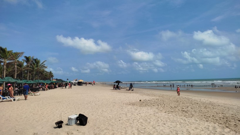 Praia do Futuro se tornou opção para fugir do Carnaval em Fortaleza