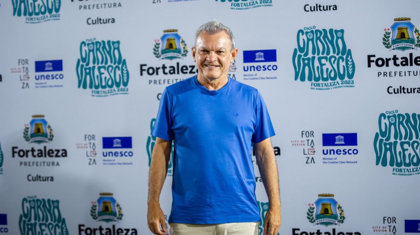 Prefeito José Sarto no aterrinho da Praia de Iracema