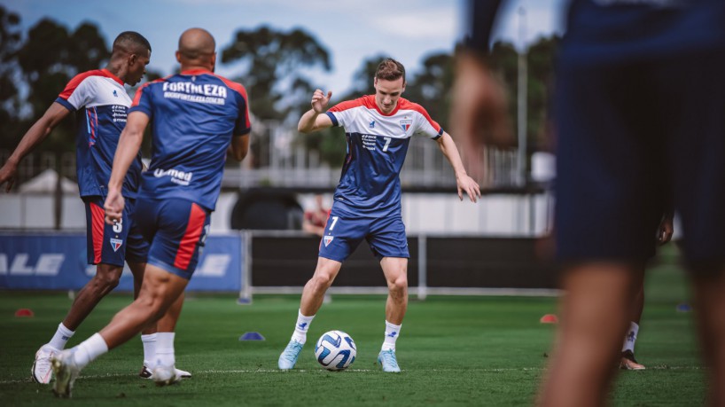 Treino do Fortaleza no CT Joaquim Grava, na manhã desta terça-feira, 21