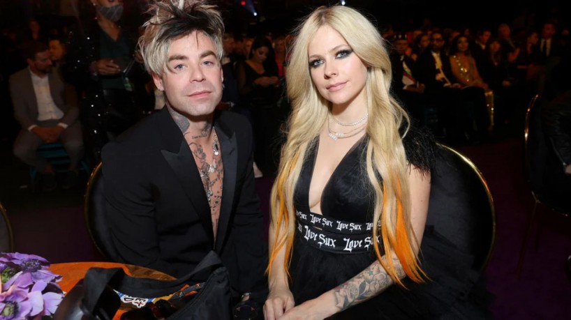 Avril Lavigne e Mod Sun terminam noivado; cantora foi vista com rapper Tyga