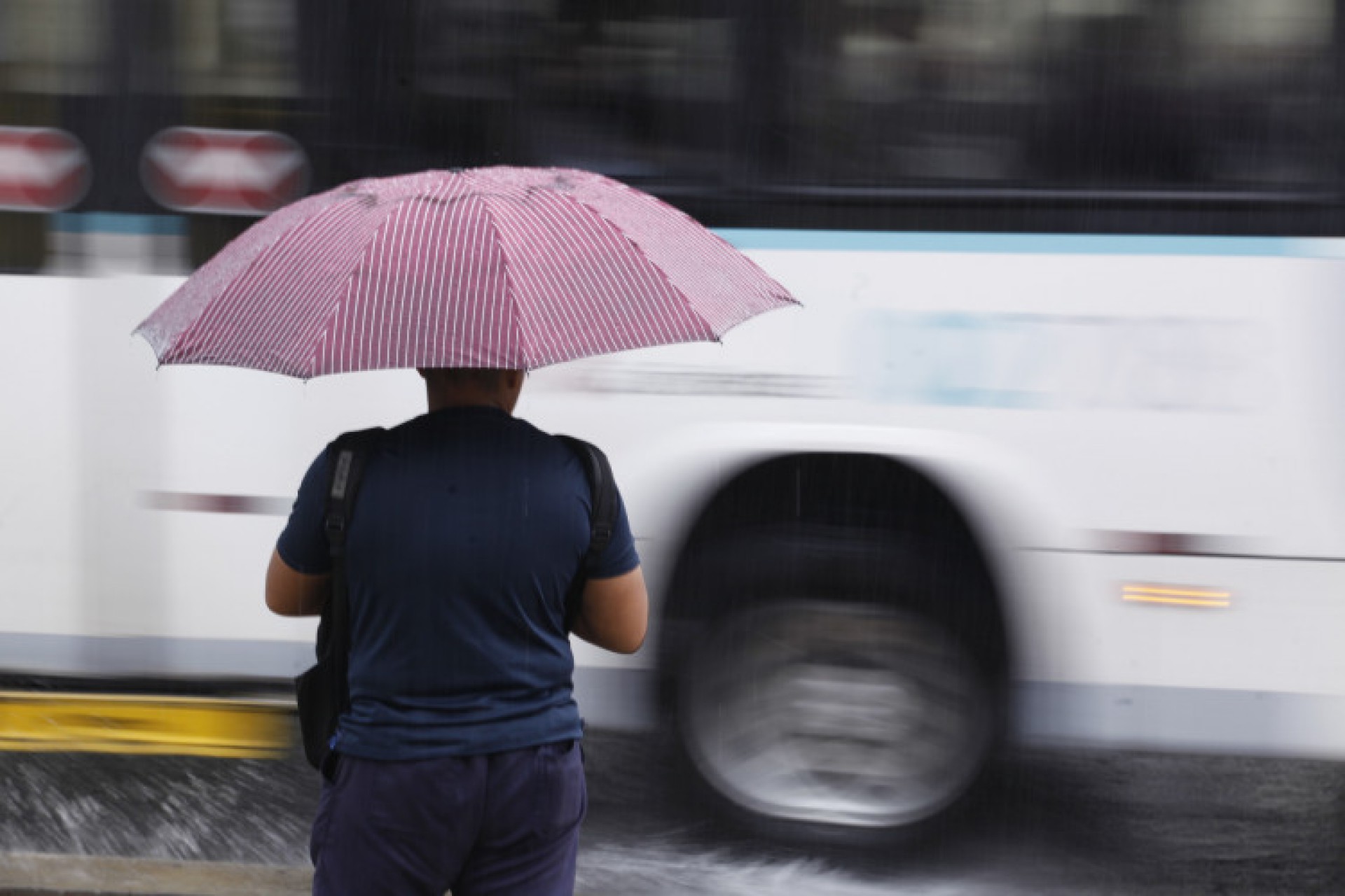 Clima amanhã: veja previsão do tempo em Fortaleza (CE) para esta sexta, 24 (24/02/23) (Foto: FABIO LIMA/ O POVO)