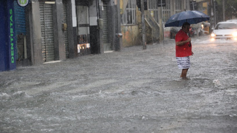 ￼Em Fortaleza e Região Metropolitana há previsão de chuvas para esta segunda, 27, e céu nublado na terça, 28