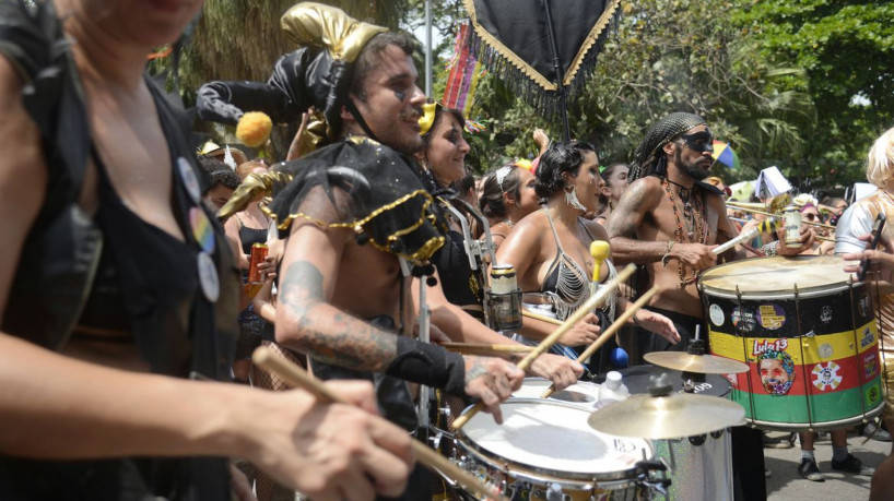 Blocos pós-carnaval animam as ruas do Rio de Janeiro no fim de semana