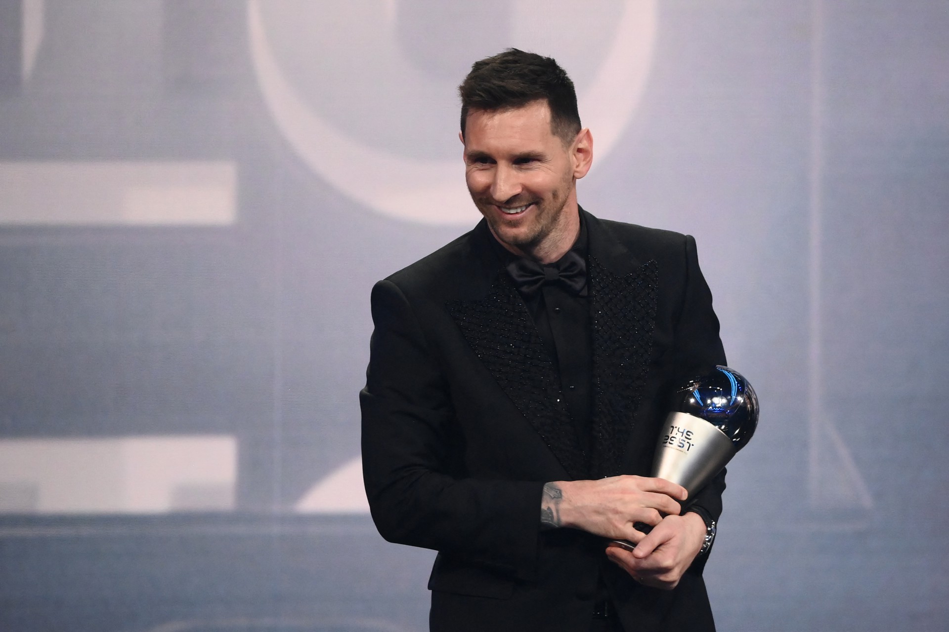 Argentina Domina Prêmio Fifa The Best Com Messi, Scaloni E "Dibu ...