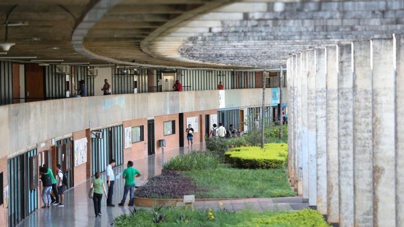 Brasília - Incluída no rodízio de abastecimento do DF, a Universidade de Brasília (UnB) está tomando medidas para reduzir o consumo de água, a instituição chegou a adiar o início das aulas no principal campus da instituição em função do racionamento (Fabio Rodrigues Pozzebom/Agência Brasil)