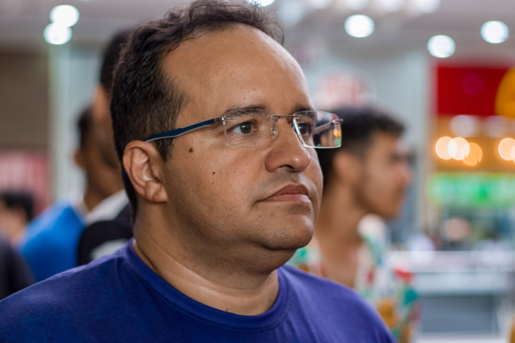 FORTALEZA, CEARÁ, BRASIL, 04-03-2023: Prefeito Atila Cordeiro no Maranguape Fest Games, competição que reúne alguns dos principais jogos dos esportes eletrônicos do cenário atual.. (Foto: Samuel Setubal/ Especial para O Povo)