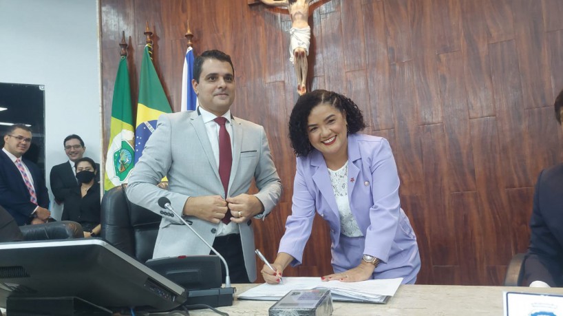 Vereadora Adriana Almeida toma posse em Fortaleza.