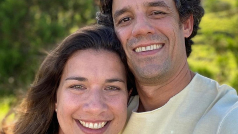 Daniel Coelho e a esposa, Rebeca Coelho. Ela lutava contra um câncer no intestino